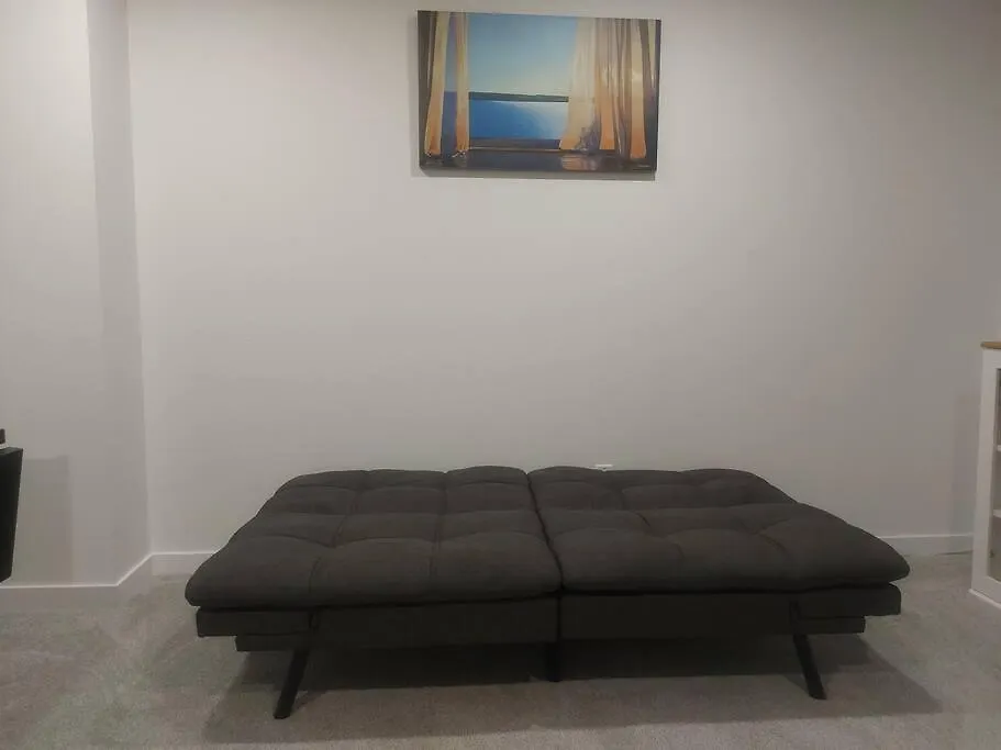Khen Suite Calgary Apartment